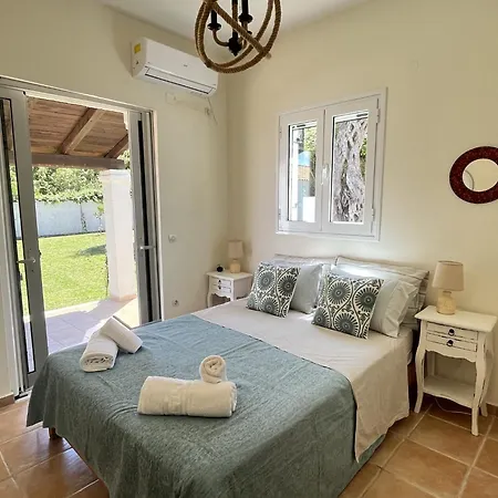 Beachfront With Garden - Valentine Corfu Месонги