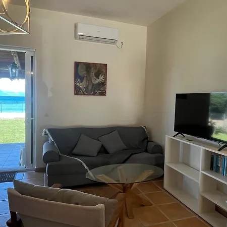 Вилла Beachfront With Garden - Valentine Corfu *