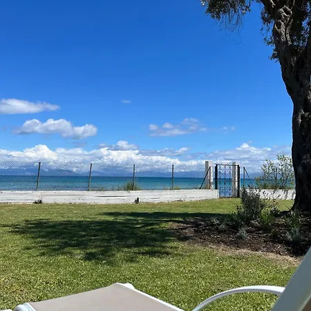 Beachfront With Garden - Valentine Corfu Месонги